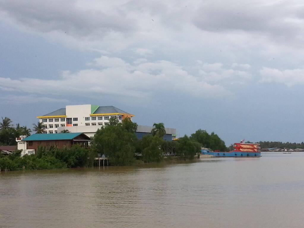 Сураттхани: See View Riverside Hotel