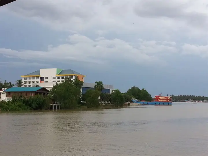 Сураттхани: See View Riverside Hotel