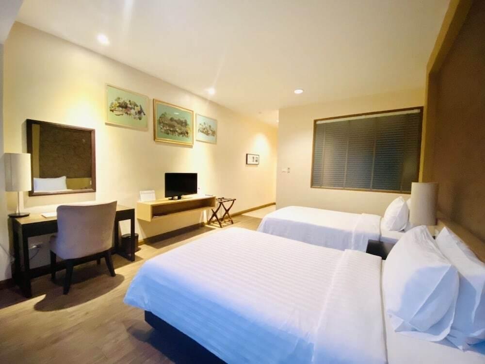 Самутпракан: Rimkhobfa Urban Resort