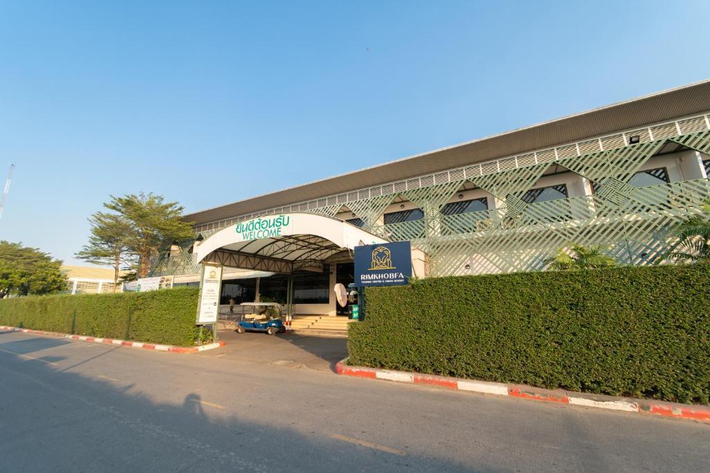 Самутпракан: Rimkhobfa Urban Resort