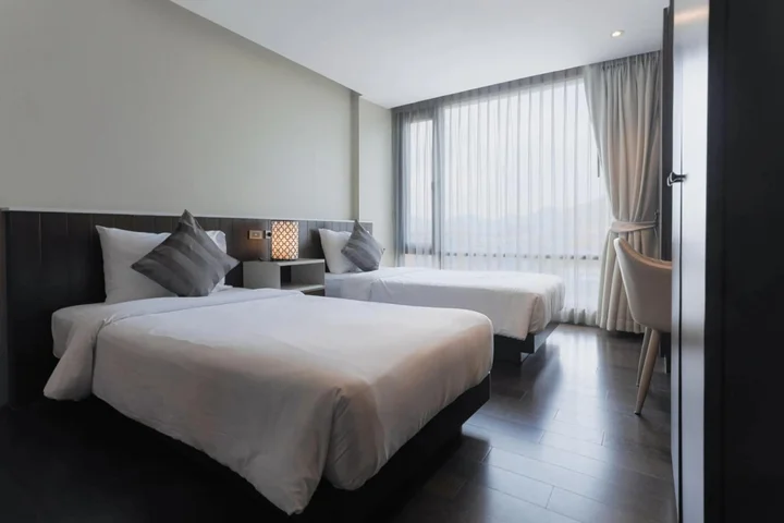 Сирача: Balcony Courtyard Sriracha Hotel Serviced Apartmen