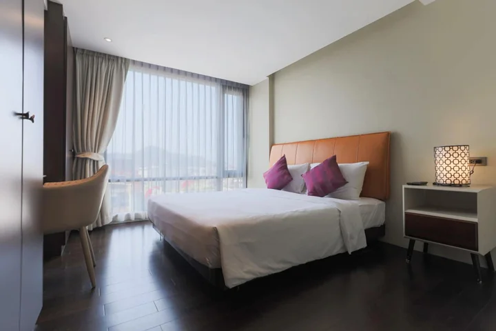 Сирача: Balcony Courtyard Sriracha Hotel Serviced Apartmen