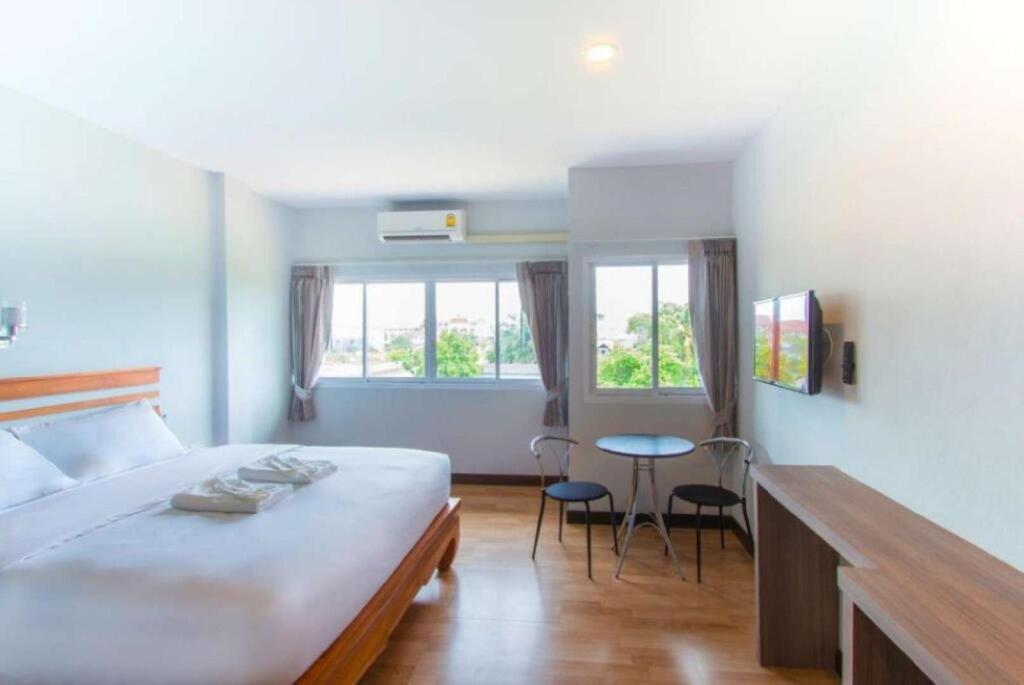 Сураттхани: Phet Phangan