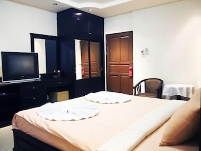 Паттайя: @Home Executive Apartment