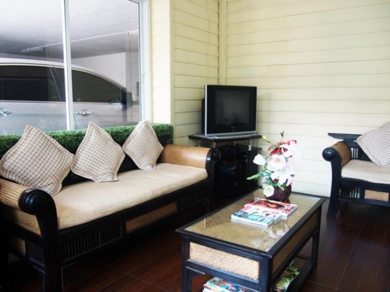 Паттайя: @Home Executive Apartment