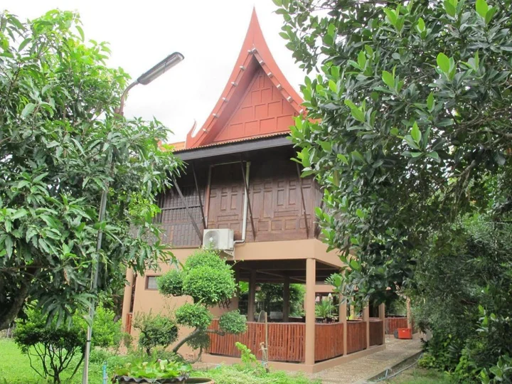 Ампхава: Baan Suan Sriwara