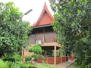 Ампхава: Baan Suan Sriwara