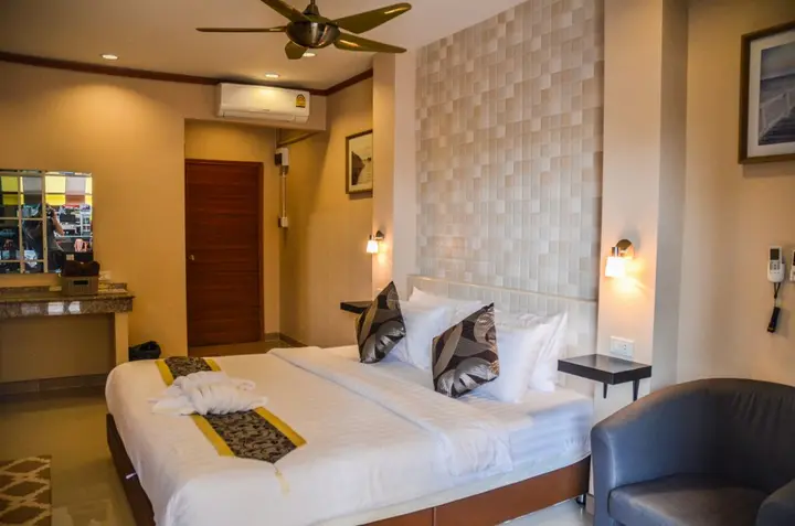 Банг-Саре: Отель 4 Palms Resort