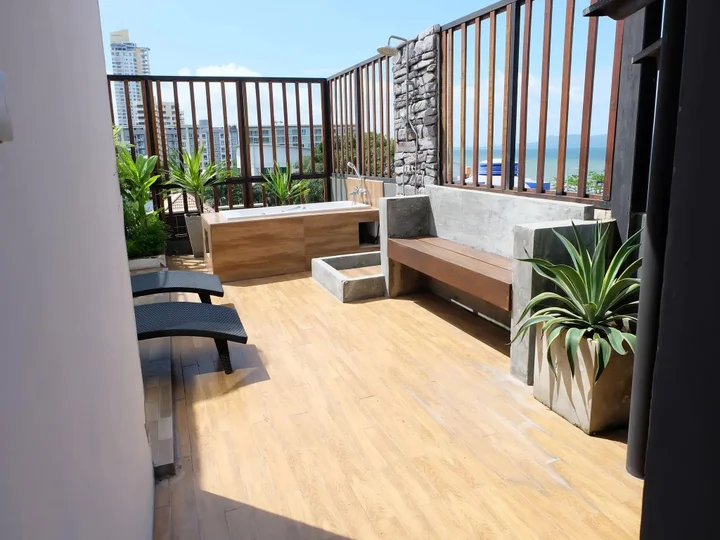 Паттайя: 5ive Beach House Hotel