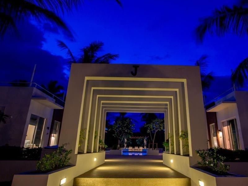 The Beach Village Resort — фото 2