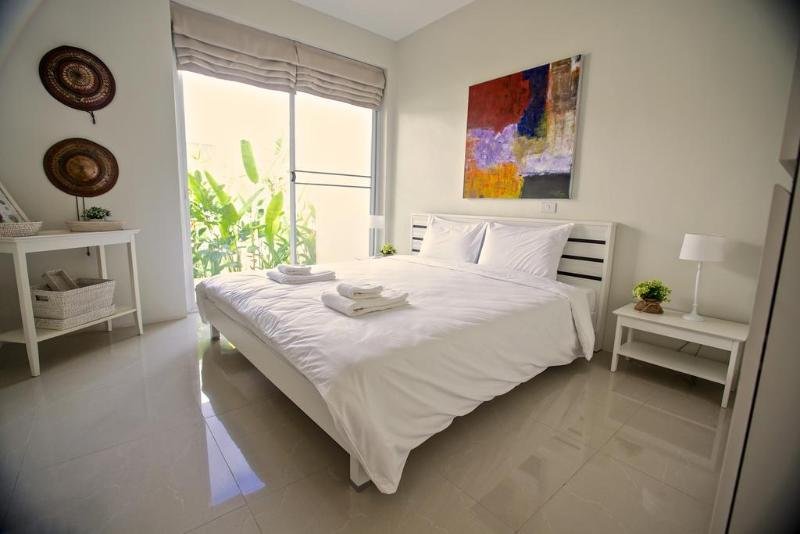Сам-Рои-Йот: The Beach Village Resort