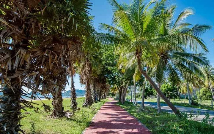 Сам-Рои-Йот: The Beach Village Resort
