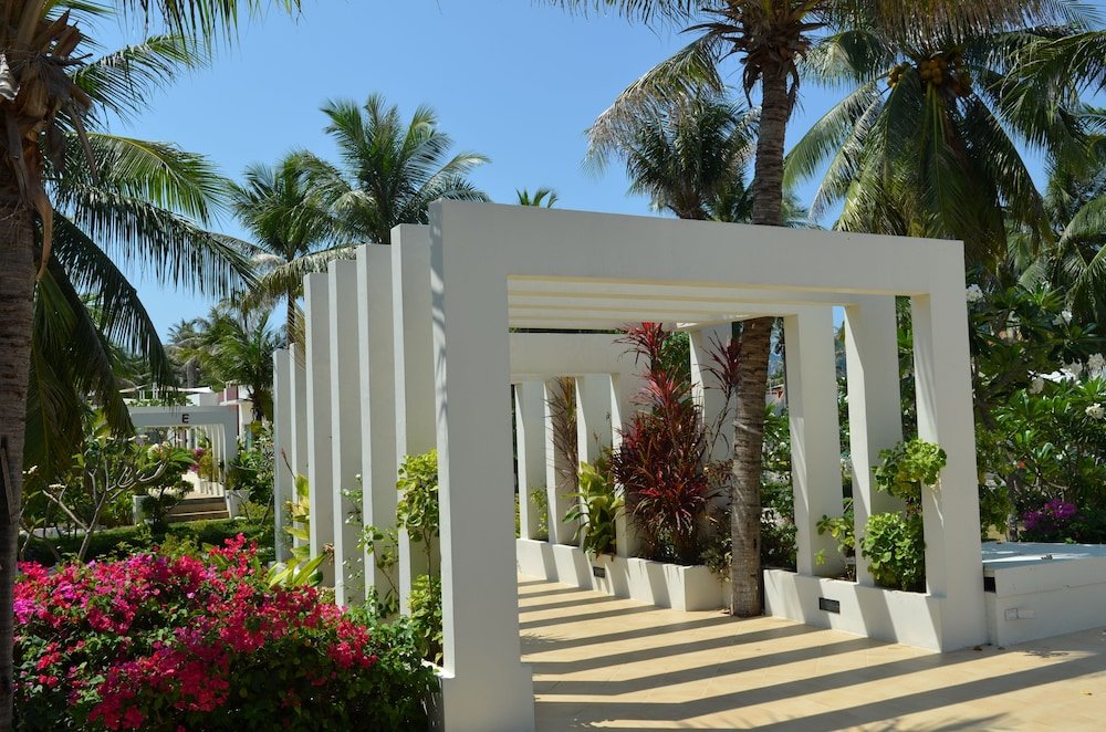 Сам-Рои-Йот: The Beach Village Resort