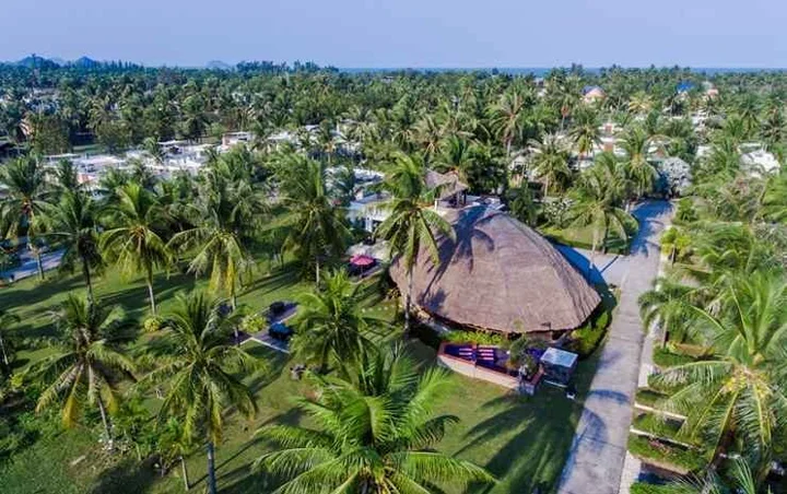 Сам-Рои-Йот: The Beach Village Resort