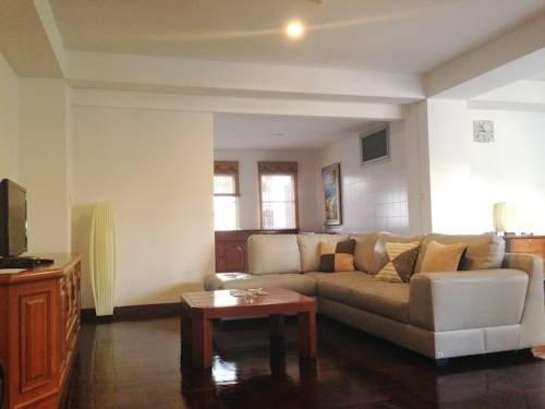 Бангкок: Sriwattana Apartment