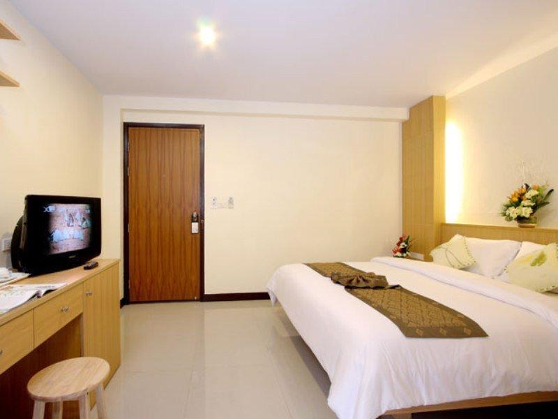 Кату: Patong Bay House