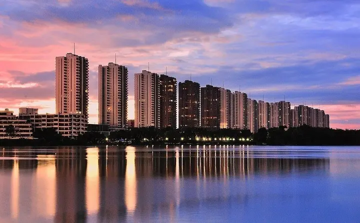Паккрет: Hillry Residence