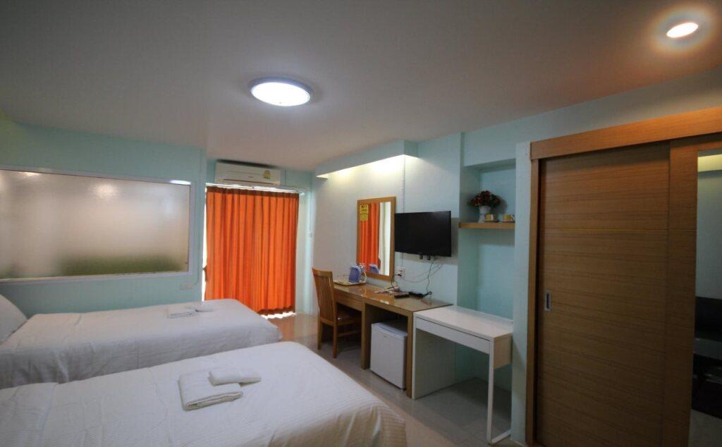 Самутпракан: J. Residence