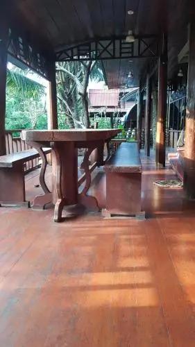 Ампхава: Ruean Mai Chai Khlong