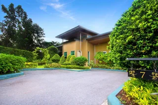 Кхлонг-Янг: Rancho Charnvee Resort and Country Club