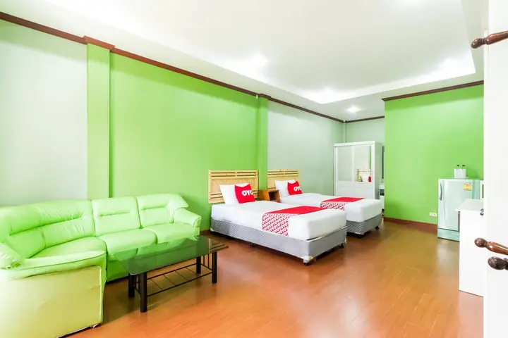 OYO 359 Golden Nakara Place (Vaccinated Staff) — фото 3
