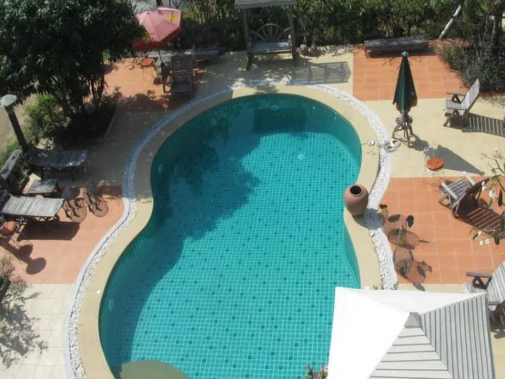 Паттайя: Baan Klang Noen Apartment
