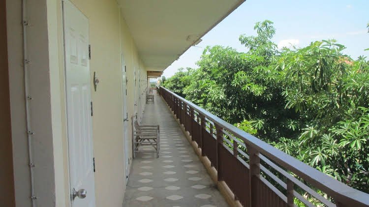 Паттайя: Baan Klang Noen Apartment
