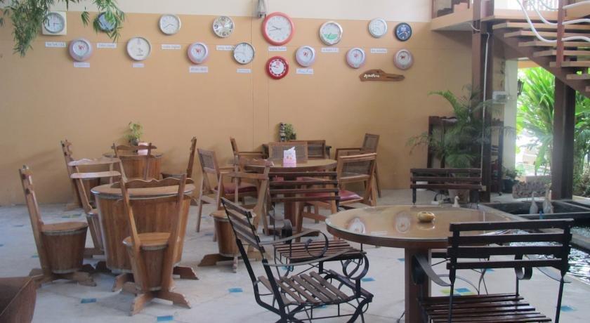 Паттайя: Baan Klang Noen Apartment
