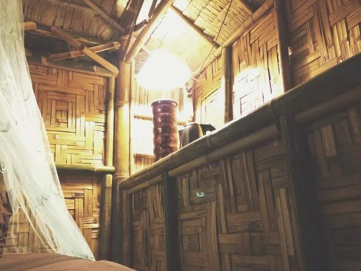 Сураттхани: the banana cabins