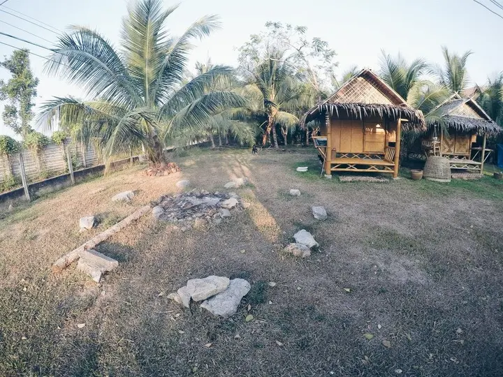 Сураттхани: the banana cabins