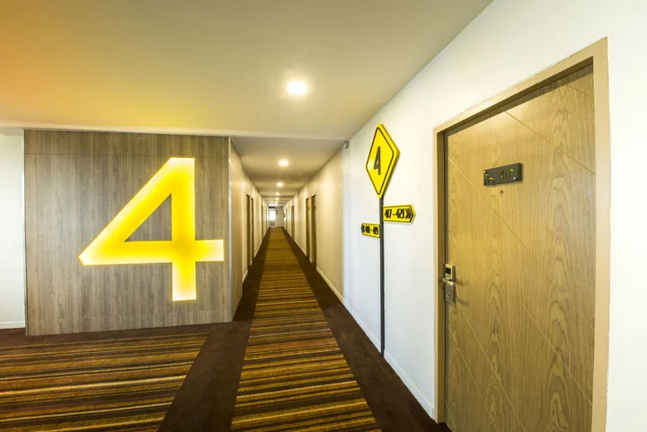Бури Рам: The Circle Hotel