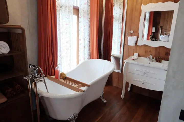 Ампхава: Rimrabeang Amphawa Cafe and Suite