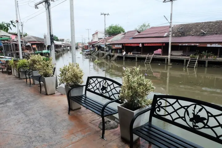 Ампхава: Rimrabeang Amphawa Cafe and Suite