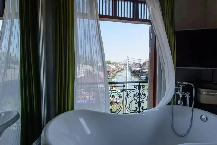Ампхава: Rimrabeang Amphawa Cafe and Suite