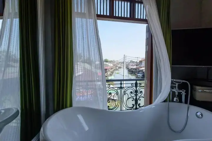 Ампхава: Rimrabeang Amphawa Cafe and Suite