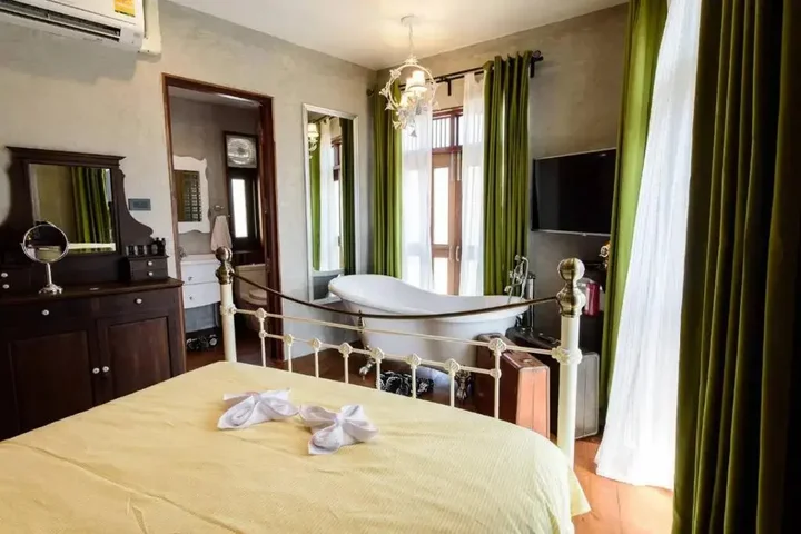 Ампхава: Rimrabeang Amphawa Cafe and Suite