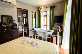Ампхава: Rimrabeang Amphawa Cafe and Suite