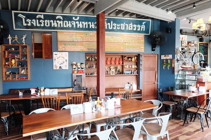 Ампхава: Rimrabeang Amphawa Cafe and Suite
