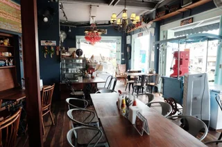 Ампхава: Rimrabeang Amphawa Cafe and Suite