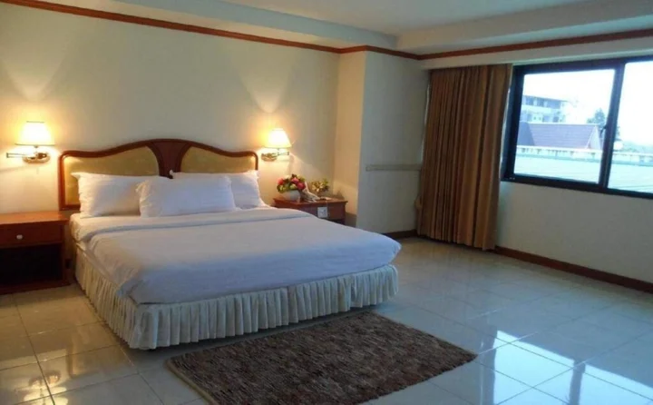 Пхитсанулок: Kresident Hotel