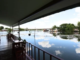 Канчанабури: The Best Riverside Guesthouse Kanchanaburi