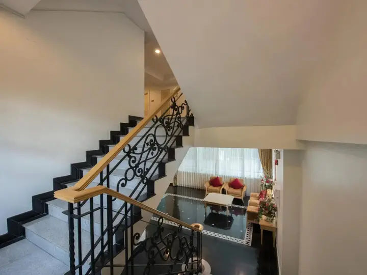 Бангкок: Romance Hotel Srinakarin