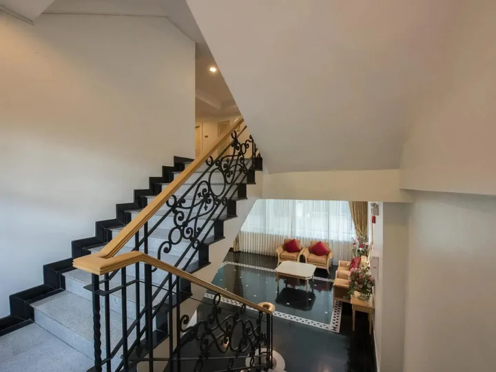 Бангкок: Romance Hotel Srinakarin