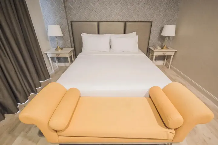Бангкок: Romance Hotel Srinakarin
