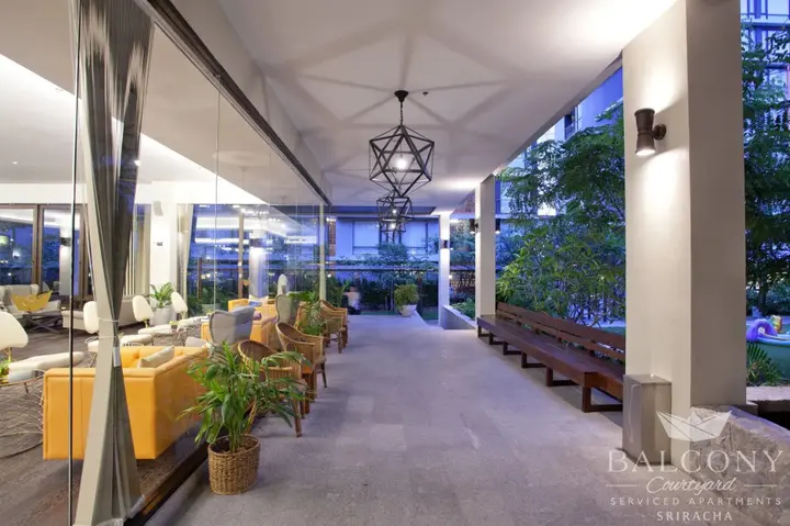 Сирача: Balcony Courtyard Si Racha Hotel & Serviced Apartments