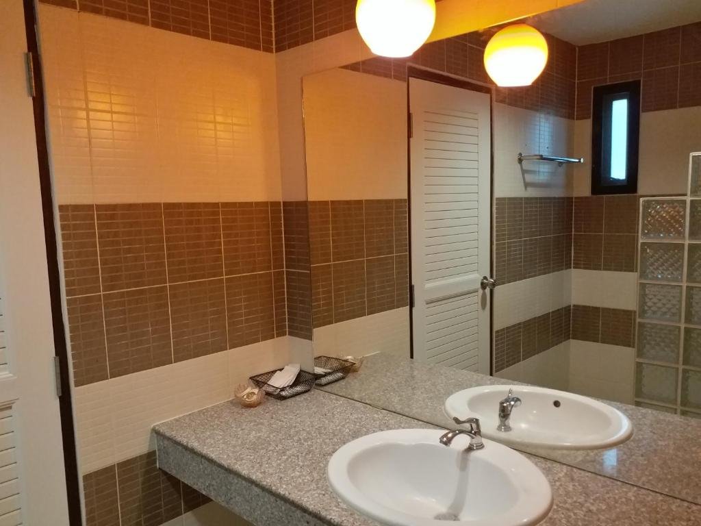 Нонг Нам Дэнг: Sand Paisan Resort