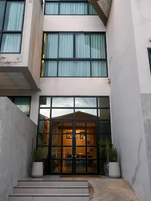Кхлонг-Янг: Sheriff House