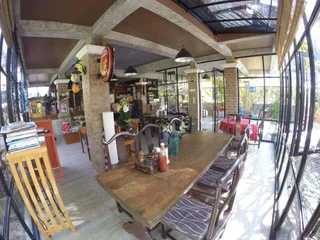 Сан-Кампаенг: Ora House