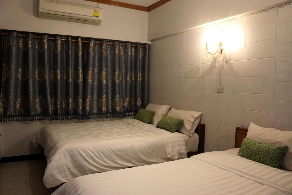Лопбури: Nett Hotel