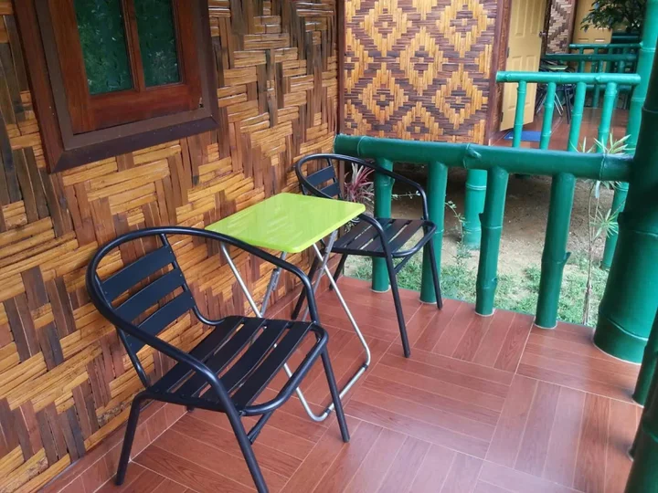 Фаном: The royal bamboo lodge